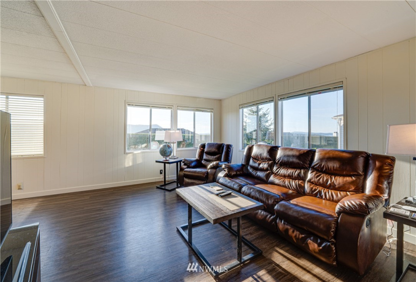 2208 Dublin, Anacortes, Washington 98221, 2 Bedrooms Bedrooms, ,1 BathroomBathrooms,Residential,For Sale,Skyline No 6,Dublin,NWM1882266