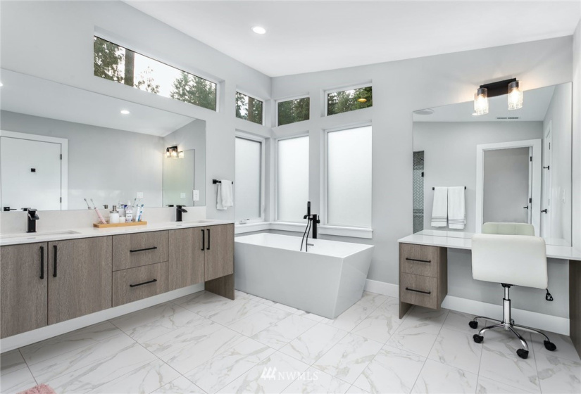 220 228th, Bothell, Washington 98021, 4 Bedrooms Bedrooms, ,2 BathroomsBathrooms,Residential Lease,For Rent,Kenmore Heights,228th,NWM1882044