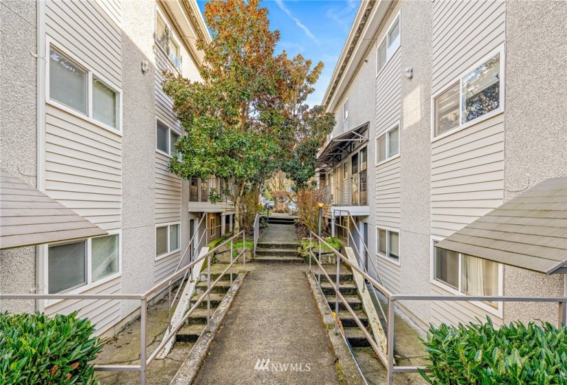 3825 34th, Seattle, Washington 98199, ,Residential Income,For Sale,34th,NWM1882339