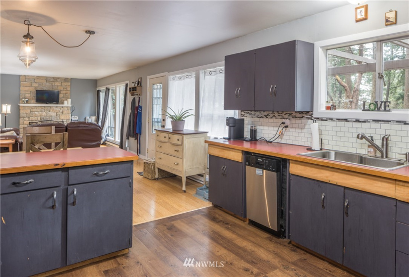 37 Grove Street, Orcas Island, Washington 98245, 2 Bedrooms Bedrooms, ,1 BathroomBathrooms,Residential,For Sale,Grove Street,NWM1883366