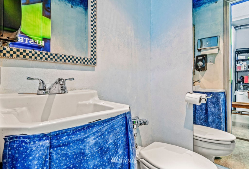 1411 14th, Longview, Washington 98632, ,Commercial Sale,For Sale,14th,NWM1883383