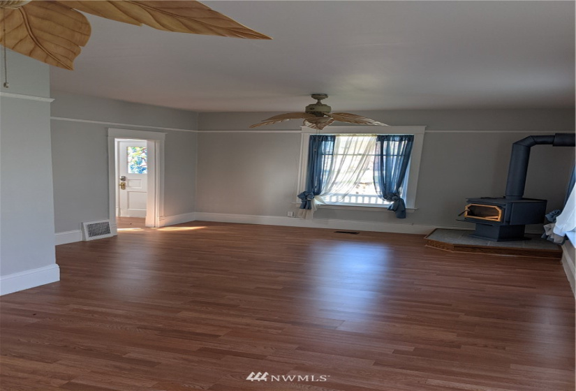 212 45th Street, Tacoma, Washington 98418, 4 Bedrooms Bedrooms, ,Residential,For Sale,Nordberg Short Plot,45th Street,NWM1883408