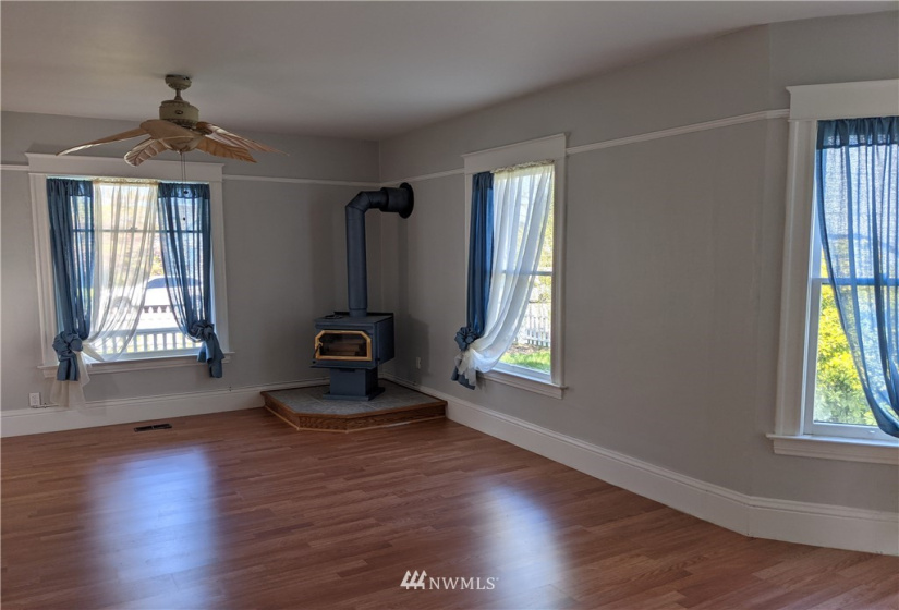 212 45th Street, Tacoma, Washington 98418, 4 Bedrooms Bedrooms, ,Residential,For Sale,Nordberg Short Plot,45th Street,NWM1883408