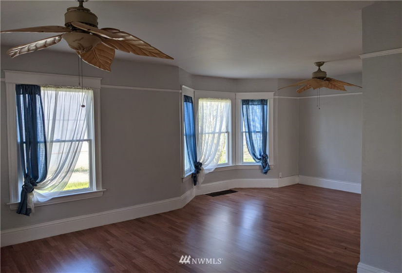 212 45th Street, Tacoma, Washington 98418, 4 Bedrooms Bedrooms, ,Residential,For Sale,Nordberg Short Plot,45th Street,NWM1883408