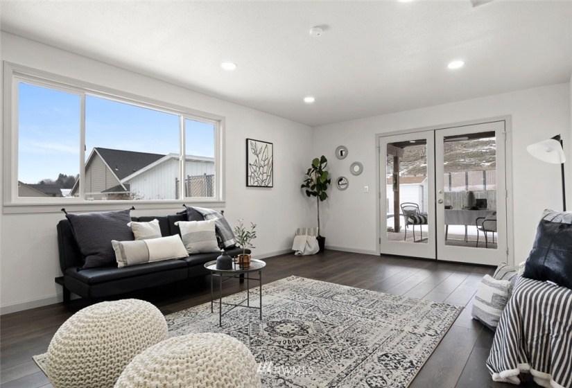 8711 Juanita, Yakima, Washington 98908, 4 Bedrooms Bedrooms, ,1 BathroomBathrooms,Residential,For Sale,Juanita,NWM1883218