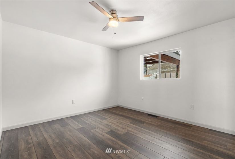 8711 Juanita, Yakima, Washington 98908, 4 Bedrooms Bedrooms, ,1 BathroomBathrooms,Residential,For Sale,Juanita,NWM1883218