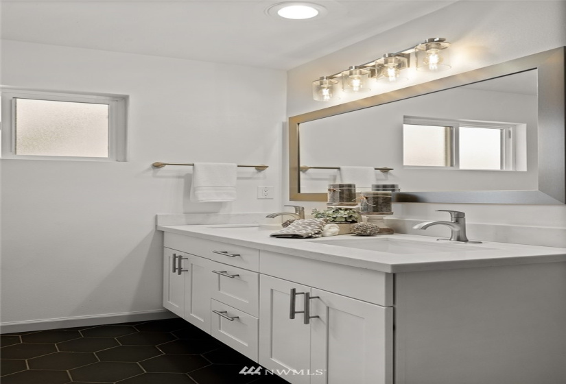 8711 Juanita, Yakima, Washington 98908, 4 Bedrooms Bedrooms, ,1 BathroomBathrooms,Residential,For Sale,Juanita,NWM1883218