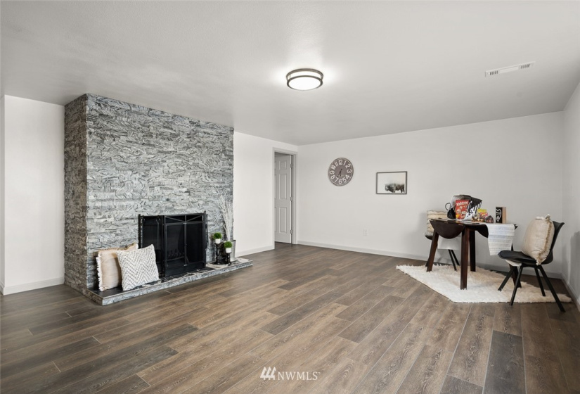 8711 Juanita, Yakima, Washington 98908, 4 Bedrooms Bedrooms, ,1 BathroomBathrooms,Residential,For Sale,Juanita,NWM1883218