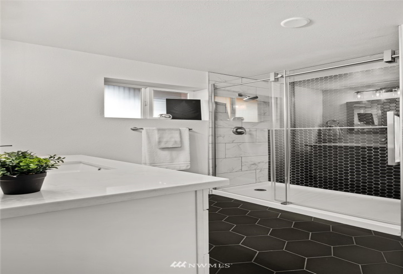 8711 Juanita, Yakima, Washington 98908, 4 Bedrooms Bedrooms, ,1 BathroomBathrooms,Residential,For Sale,Juanita,NWM1883218