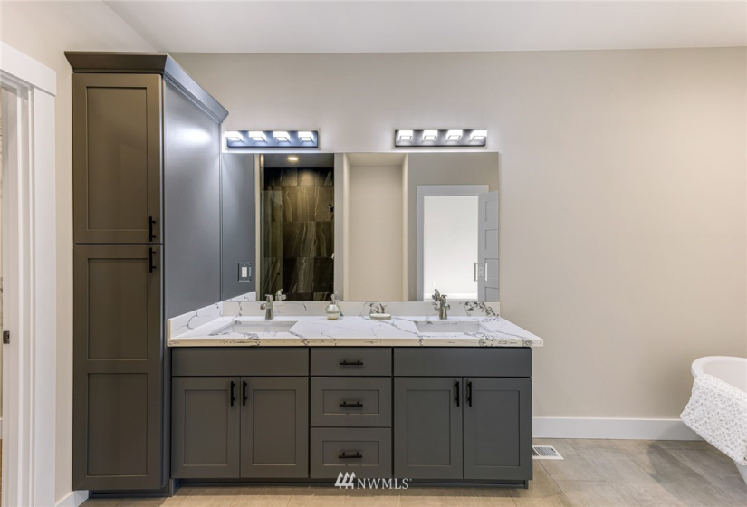 1725 Aaron, Lynden, Washington 98264, 3 Bedrooms Bedrooms, ,2 BathroomsBathrooms,Residential,For Sale,Berryman Estates,Aaron,NWM1881755