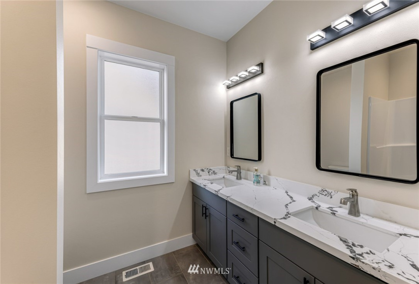 1725 Aaron, Lynden, Washington 98264, 3 Bedrooms Bedrooms, ,2 BathroomsBathrooms,Residential,For Sale,Berryman Estates,Aaron,NWM1881755