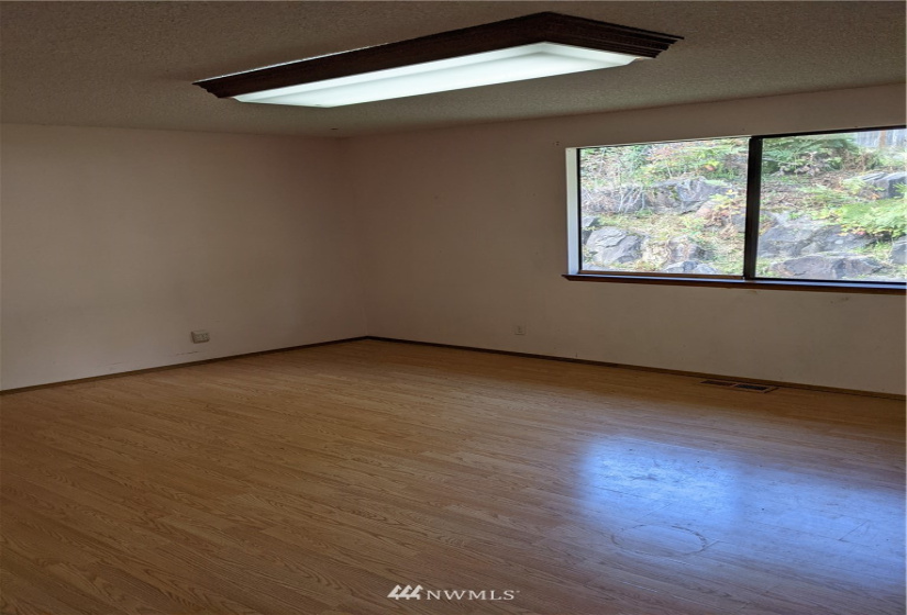 29319 12th Pl S, Federal Way, Washington 98003, 4 Bedrooms Bedrooms, ,2 BathroomsBathrooms,Residential,For Sale,Marlbrook Div. 1,12th Pl S,NWM1883489