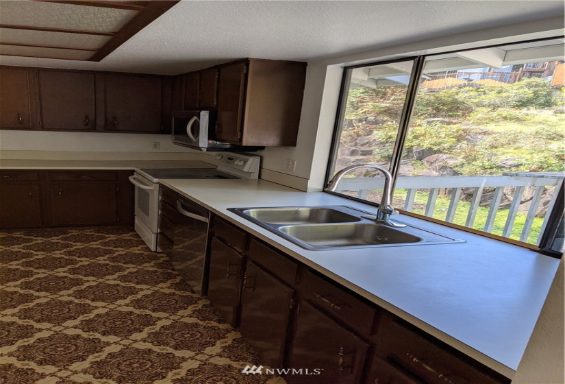 29319 12th Pl S, Federal Way, Washington 98003, 4 Bedrooms Bedrooms, ,2 BathroomsBathrooms,Residential,For Sale,Marlbrook Div. 1,12th Pl S,NWM1883489