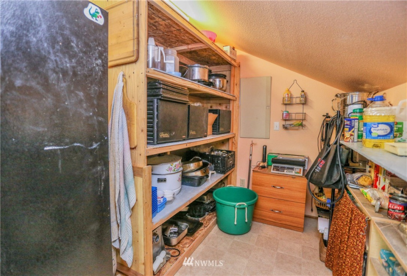 200 Ash, Warden, Washington 98857, 3 Bedrooms Bedrooms, ,1 BathroomBathrooms,Residential,For Sale,Warden,Ash,NWM1883471