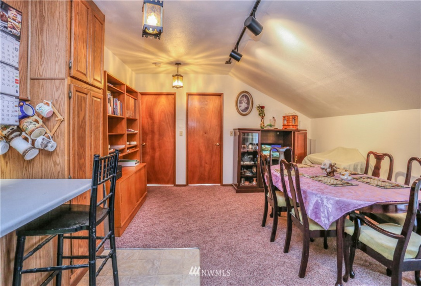 200 Ash, Warden, Washington 98857, 3 Bedrooms Bedrooms, ,1 BathroomBathrooms,Residential,For Sale,Warden,Ash,NWM1883471