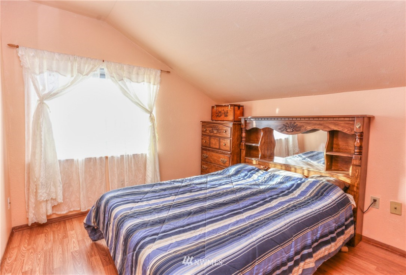 200 Ash, Warden, Washington 98857, 3 Bedrooms Bedrooms, ,1 BathroomBathrooms,Residential,For Sale,Warden,Ash,NWM1883471