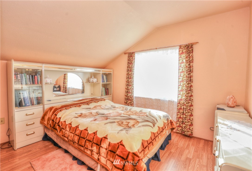 200 Ash, Warden, Washington 98857, 3 Bedrooms Bedrooms, ,1 BathroomBathrooms,Residential,For Sale,Warden,Ash,NWM1883471