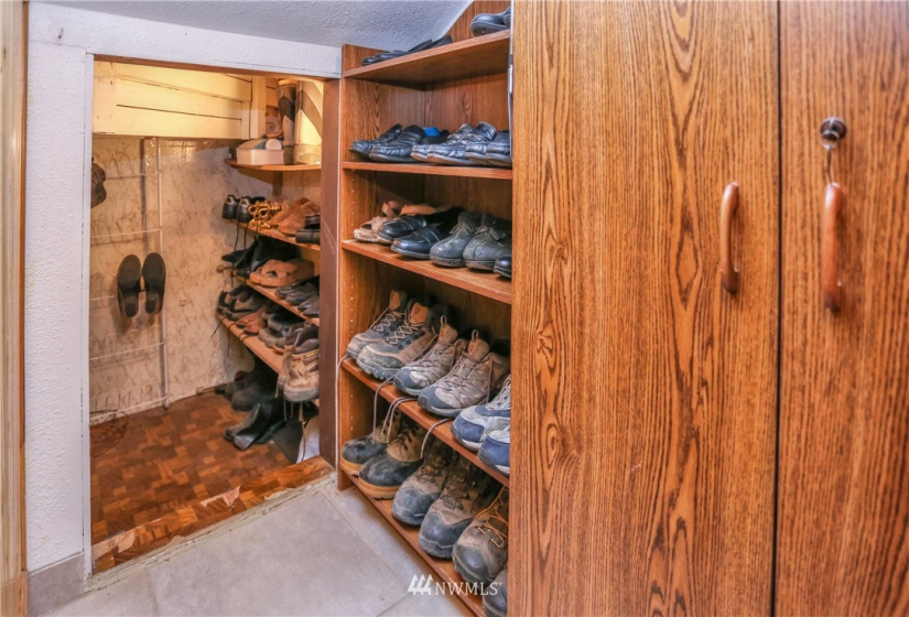 200 Ash, Warden, Washington 98857, 3 Bedrooms Bedrooms, ,1 BathroomBathrooms,Residential,For Sale,Warden,Ash,NWM1883471