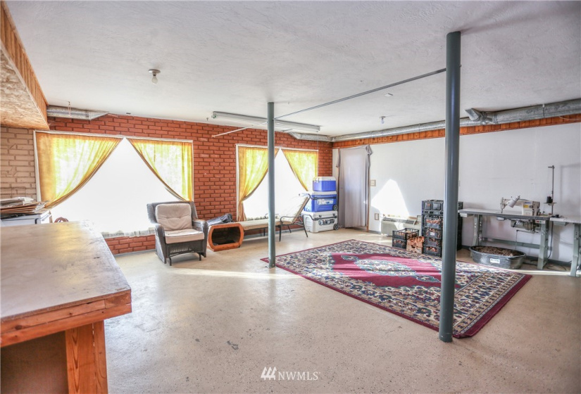 200 Ash, Warden, Washington 98857, 3 Bedrooms Bedrooms, ,1 BathroomBathrooms,Residential,For Sale,Warden,Ash,NWM1883471