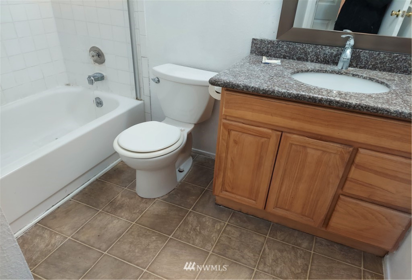 14665 34th, Bellevue, Washington 98007, 1 Bedroom Bedrooms, ,1 BathroomBathrooms,Residential,For Sale,Bellevue Manor,34th,NWM1882579