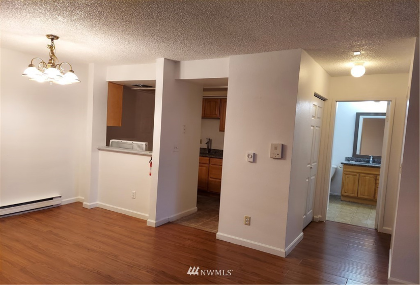 14665 34th, Bellevue, Washington 98007, 1 Bedroom Bedrooms, ,1 BathroomBathrooms,Residential,For Sale,Bellevue Manor,34th,NWM1882579