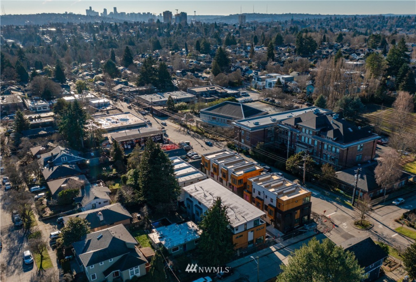 6550 Ravenna, Seattle, Washington 98115, 3 Bedrooms Bedrooms, ,1 BathroomBathrooms,Residential,For Sale,The Winston at Ravenna,Ravenna,NWM1881637