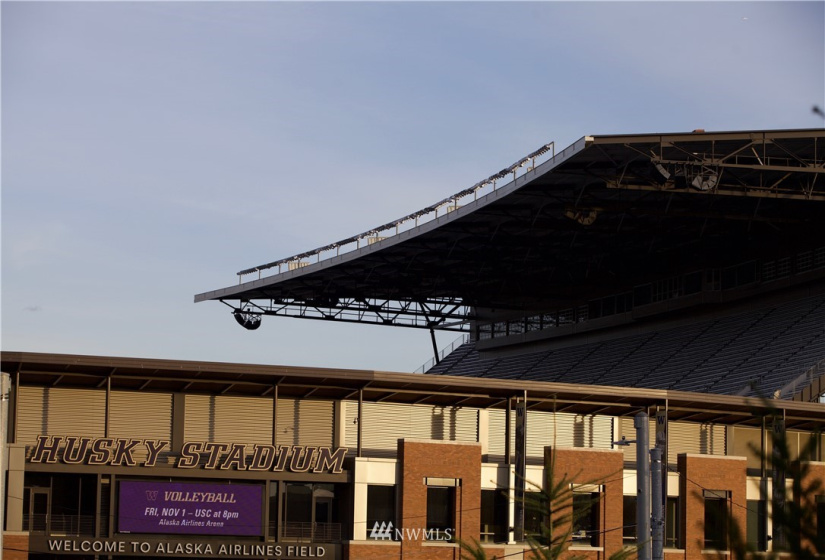 6560 Ravenna, Seattle, Washington 98115, 2 Bedrooms Bedrooms, ,Residential,For Sale,The Winston at Ravenna,Ravenna,NWM1883530