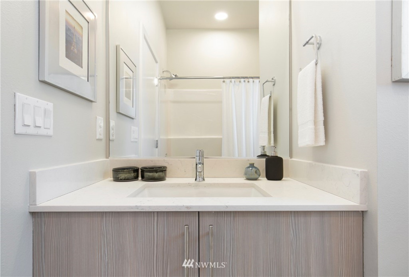 12510 15th, Seattle, Washington 98125, 2 Bedrooms Bedrooms, ,1 BathroomBathrooms,Residential,For Sale,Nora,15th,NWM1883538