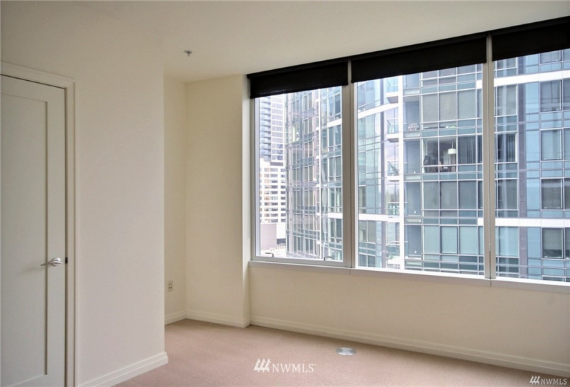 10700 4th, Bellevue, Washington 98004, 2 Bedrooms Bedrooms, ,2 BathroomsBathrooms,Residential Lease,For Rent,Bellevue Towers South,4th,NWM1883676