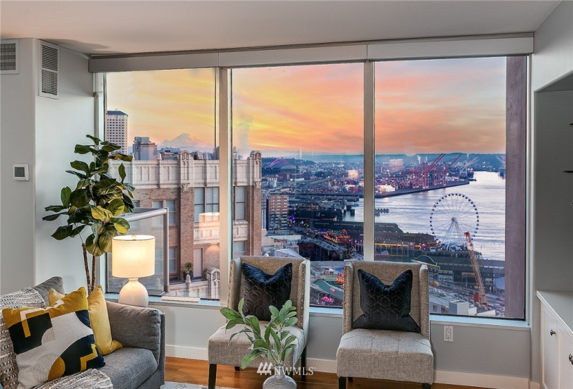 2000 1st, Seattle, Washington 98121, 2 Bedrooms Bedrooms, ,1 BathroomBathrooms,Residential,For Sale,One Pacific Tower,1st,NWM1881247