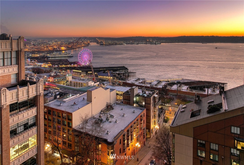 2000 1st, Seattle, Washington 98121, 2 Bedrooms Bedrooms, ,1 BathroomBathrooms,Residential,For Sale,One Pacific Tower,1st,NWM1881247