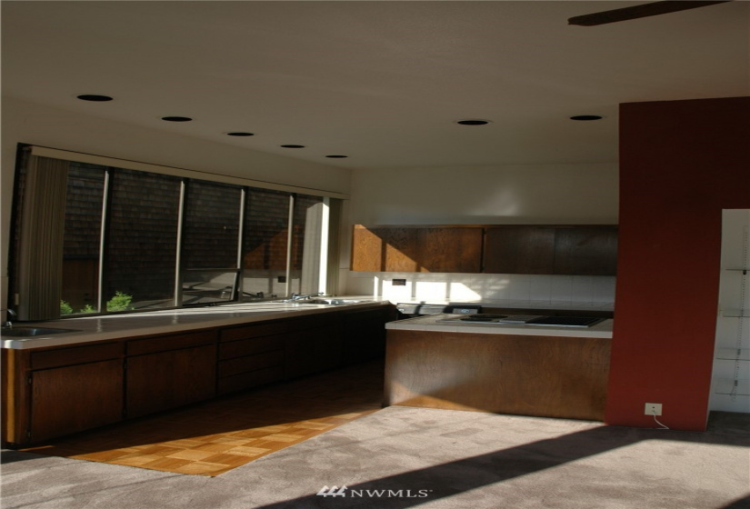 2031 Waverly, Seattle, Washington 98109, 2 Bedrooms Bedrooms, ,Residential Lease,For Rent,Waverly,NWM1883721