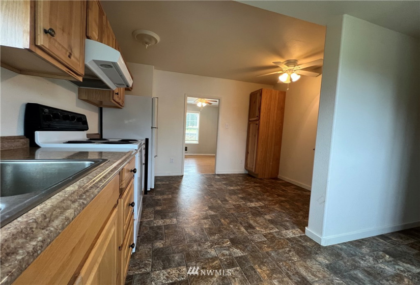 1707 Fowler, Raymond, Washington 98577, 3 Bedrooms Bedrooms, ,3 BathroomsBathrooms,Residential,For Sale,Fowler,NWM1883711