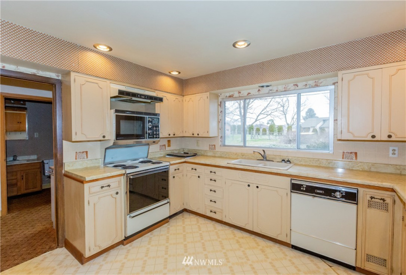 2127 School, Walla Walla, Washington 99362, 5 Bedrooms Bedrooms, ,1 BathroomBathrooms,Residential,For Sale,School,NWM1883746