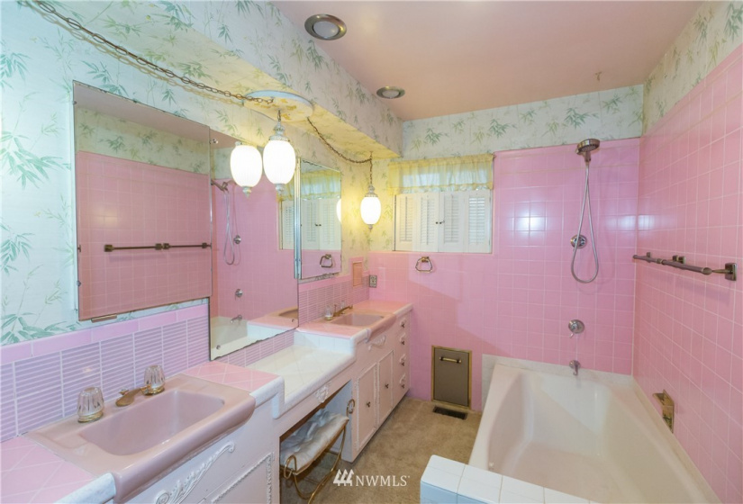 2127 School, Walla Walla, Washington 99362, 5 Bedrooms Bedrooms, ,1 BathroomBathrooms,Residential,For Sale,School,NWM1883746