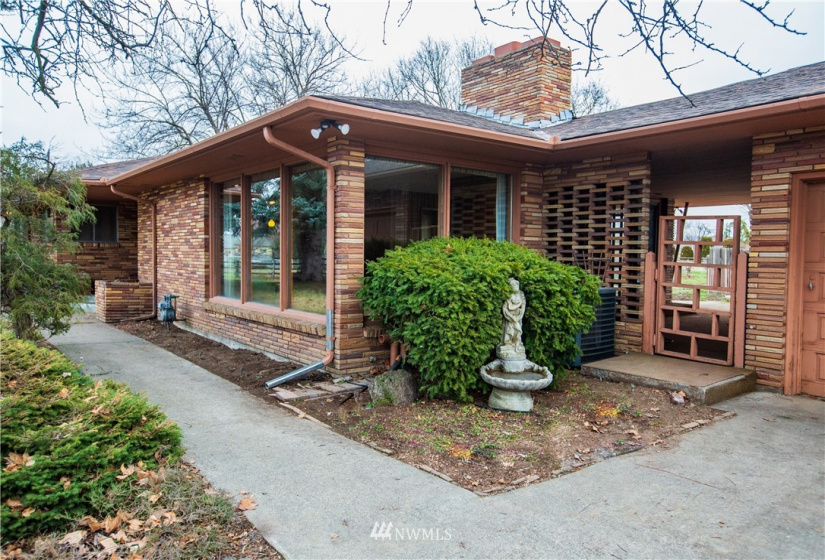 2127 School, Walla Walla, Washington 99362, 5 Bedrooms Bedrooms, ,1 BathroomBathrooms,Residential,For Sale,School,NWM1883746