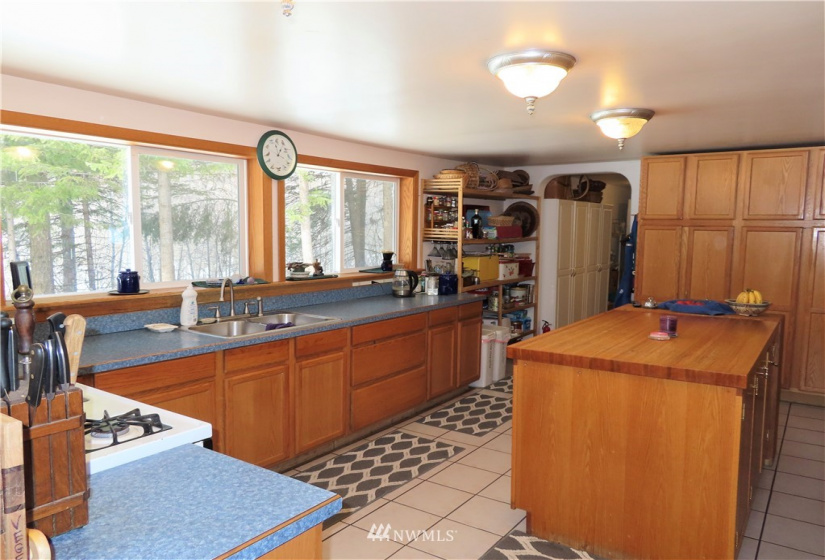 29 Green, Republic, Washington 99166, 3 Bedrooms Bedrooms, ,1 BathroomBathrooms,Residential,For Sale,Green,NWM1883813