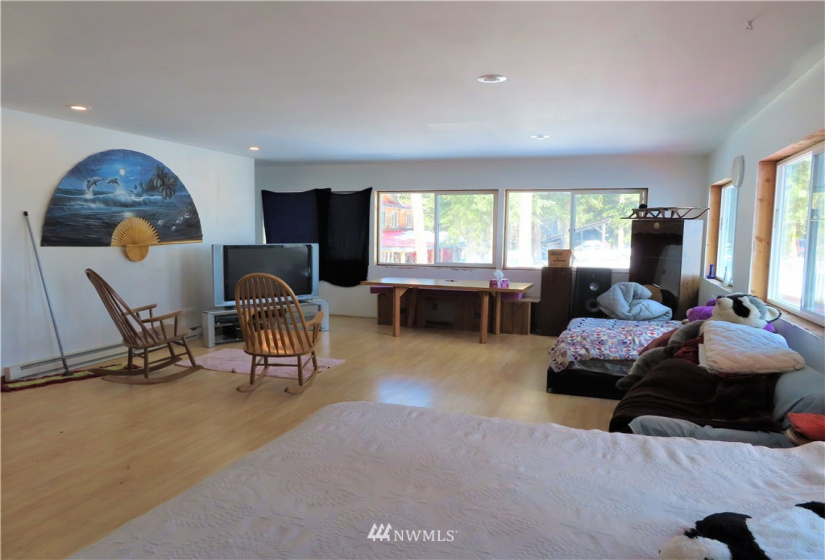 29 Green, Republic, Washington 99166, 3 Bedrooms Bedrooms, ,1 BathroomBathrooms,Residential,For Sale,Green,NWM1883813