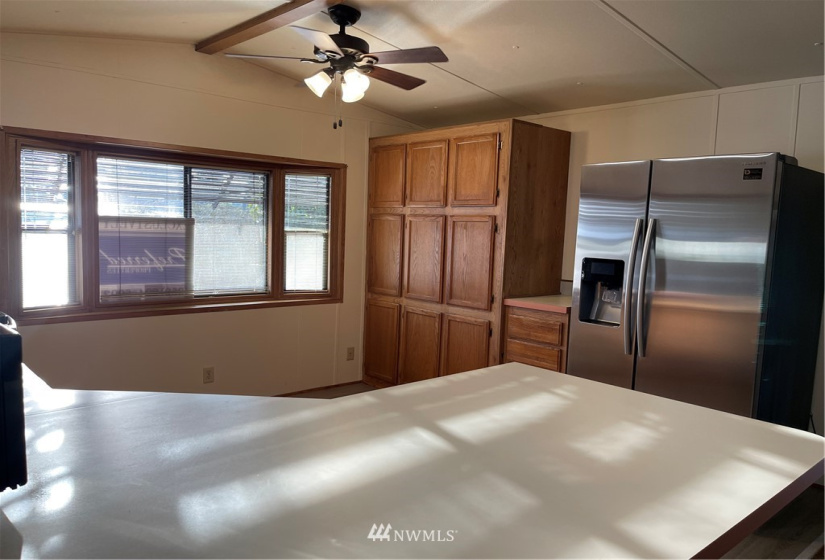 2302 R, Auburn, Washington 98002, 2 Bedrooms Bedrooms, ,1 BathroomBathrooms,Manufactured In Park,For Sale,R,NWM1883287