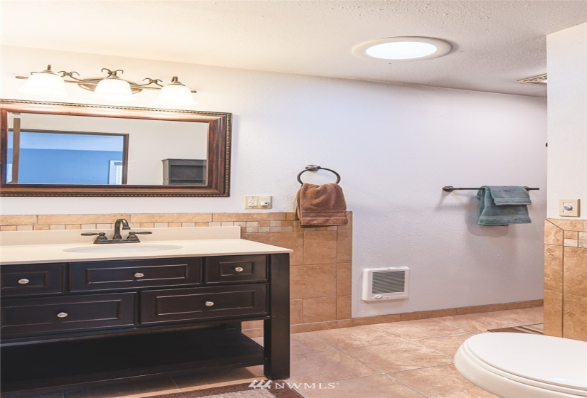 1245 Cedar St, Othello, Washington 99344, 4 Bedrooms Bedrooms, ,3 BathroomsBathrooms,Residential,For Sale,Cedar St,NWM1883949