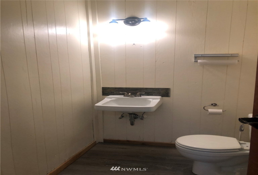 117 Main, Omak, Washington 98841, ,Commercial Sale,For Sale,Main,NWM1883876