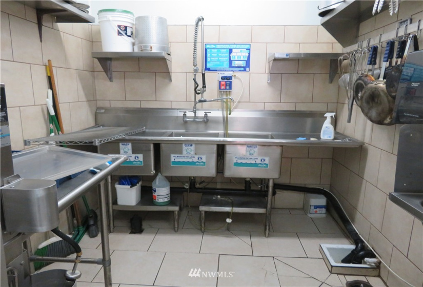 300 Main, Montesano, Washington 98563, ,Commercial Sale,For Sale,Main,NWM1883831