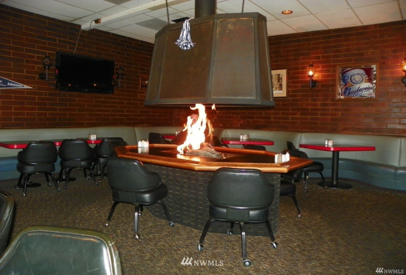 300 Main, Montesano, Washington 98563, ,Commercial Sale,For Sale,Main,NWM1883831