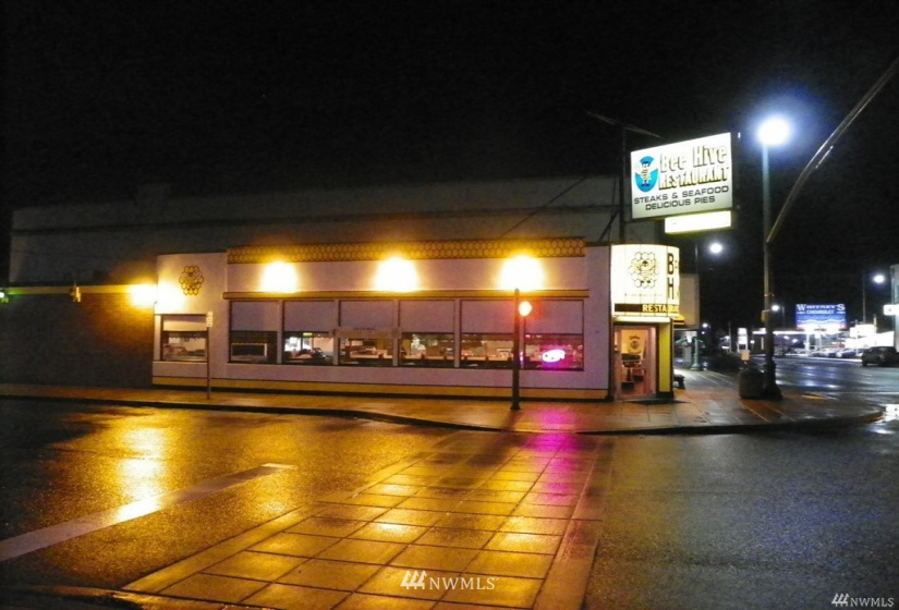 300 Main, Montesano, Washington 98563, ,Commercial Sale,For Sale,Main,NWM1883831