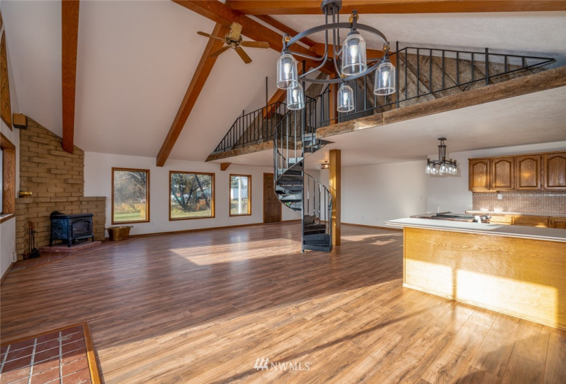 806 E Sanders, Ellensburg, Washington 98926, 3 Bedrooms Bedrooms, ,1 BathroomBathrooms,Residential,For Sale,Sanders,NWM1870854