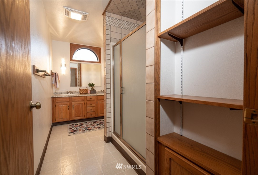 806 E Sanders, Ellensburg, Washington 98926, 3 Bedrooms Bedrooms, ,1 BathroomBathrooms,Residential,For Sale,Sanders,NWM1870854