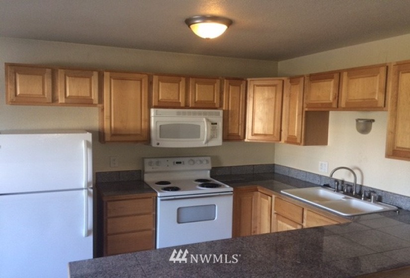 832 Casino, Everett, Washington 98204, 2 Bedrooms Bedrooms, ,1 BathroomBathrooms,Residential Lease,For Rent,Casino,NWM1884381