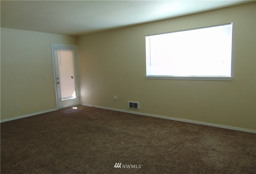 832 Casino, Everett, Washington 98204, 2 Bedrooms Bedrooms, ,1 BathroomBathrooms,Residential Lease,For Rent,Casino,NWM1884381