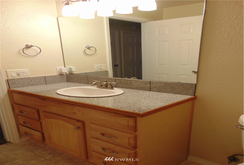 832 Casino, Everett, Washington 98204, 2 Bedrooms Bedrooms, ,1 BathroomBathrooms,Residential Lease,For Rent,Casino,NWM1884381