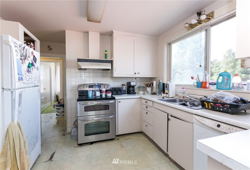 2401 Old Hwy 99 South, Mount Vernon, Washington 98273, 4 Bedrooms Bedrooms, ,1 BathroomBathrooms,Residential,For Sale,Old Hwy 99 South,NWM1884064